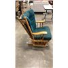 Image 2 : 4 POST GLIDING ROCKING CHAIR