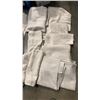 Image 2 : LOT OF TOWELS