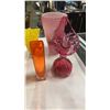 Image 4 : 7 PIECES ART GLASS VASES