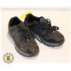 Image 1 : NEW BOYS SIZE 1 OZARK TRAIL TIE-UP HIKER SHOE