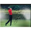 Image 1 : TIGER WOODS SIGNED 8 X 10 (RA COA)