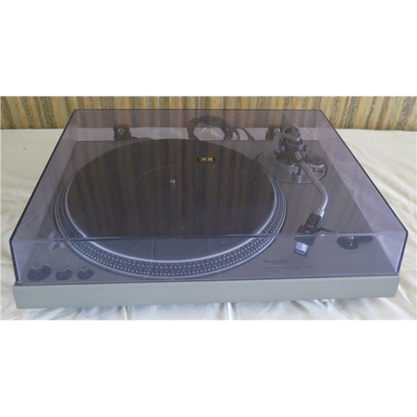Panasonic Technics SL-1800 Direct Drive Turntable System