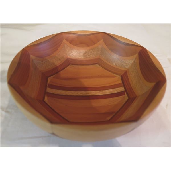 Sovereign Woodward Bowl Handcrafted NZ Timbers 6.5" dia, 2.5"H