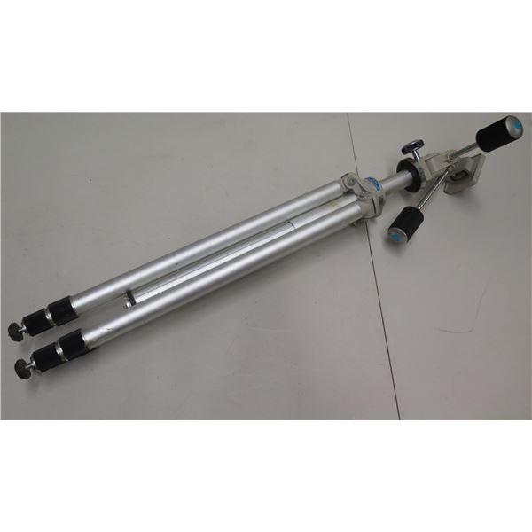 Vivitar 1301 Professional Tripod