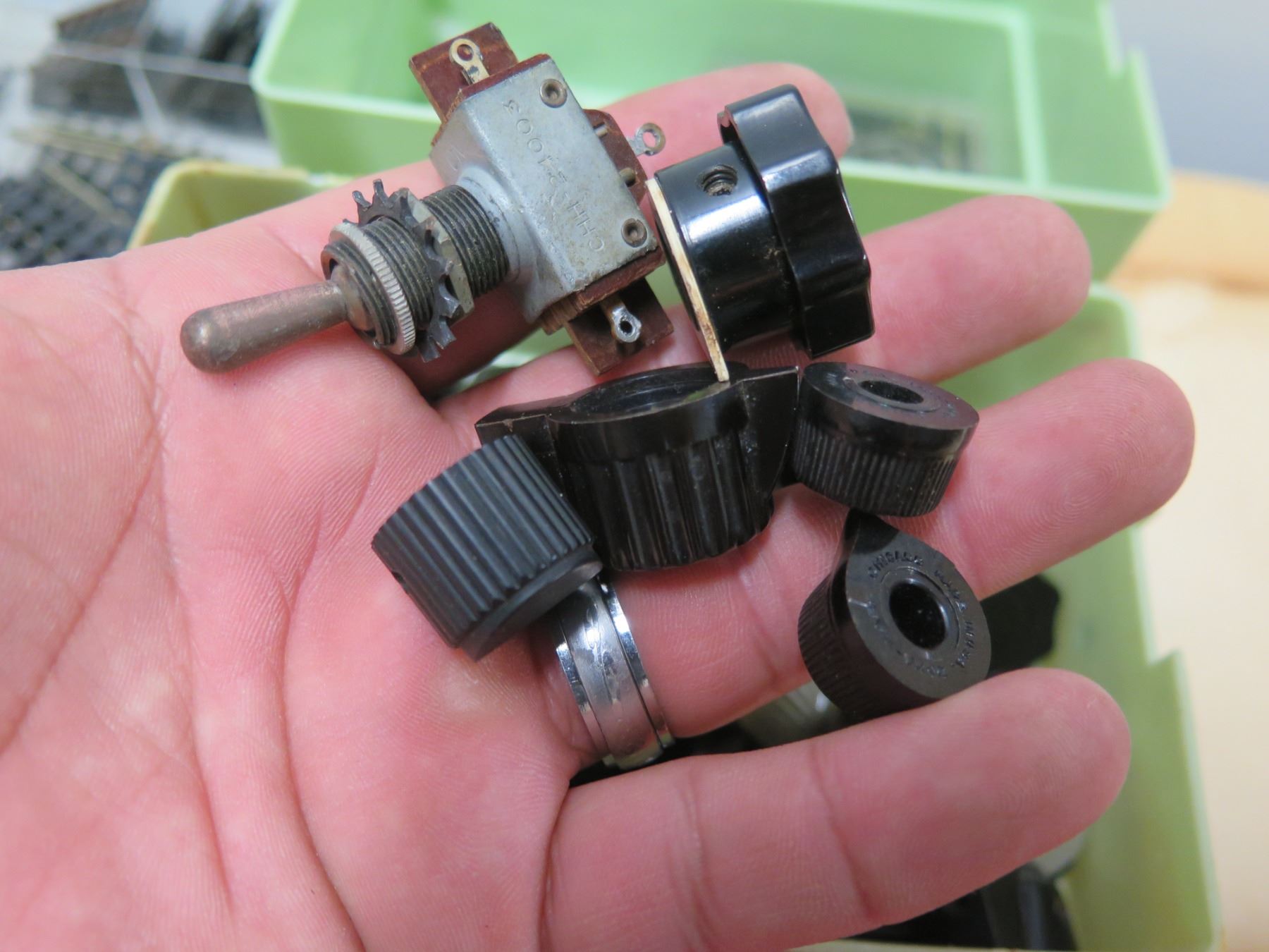 Multiple Train Track Parts Hinges Bridge Girders Switches Knobs multiple-train-track-parts-hinges-bridge-girders-switches-knobs