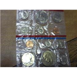 1975 US Mint UNC Set P/D