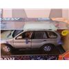 Image 2 : 1/18 scale BMW X5 die-cast SUV