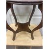 Image 3 : Small oak table - nice pipe smokers stand - 18"H x 16"W