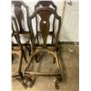 Image 2 : 8 Oak matching dining room chairs - can recover them to what you want