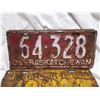 Image 3 : 1933-34, 1946-47 Saskatchewan license plates