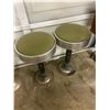 Image 3 : 4 Café green swivel stools