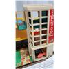 Image 7 : Vintage "Fisher Price" parking ramp & service center playset toy
