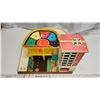 Image 2 : Vintage "Fisher Price" parking ramp & service center playset toy