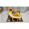 Image 4 : Vintage "Fisher Price" parking ramp & service center playset toy