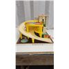 Image 5 : Vintage "Fisher Price" parking ramp & service center playset toy