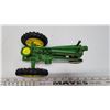 Image 2 : Green "John Deere" metal tractor collector toy - like new