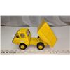 Image 3 : "Tonka" yellow metal dump truck toy