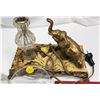 Image 4 : Lot of assorted items - elephant lamp, 3 glass vases, and gold colored pens