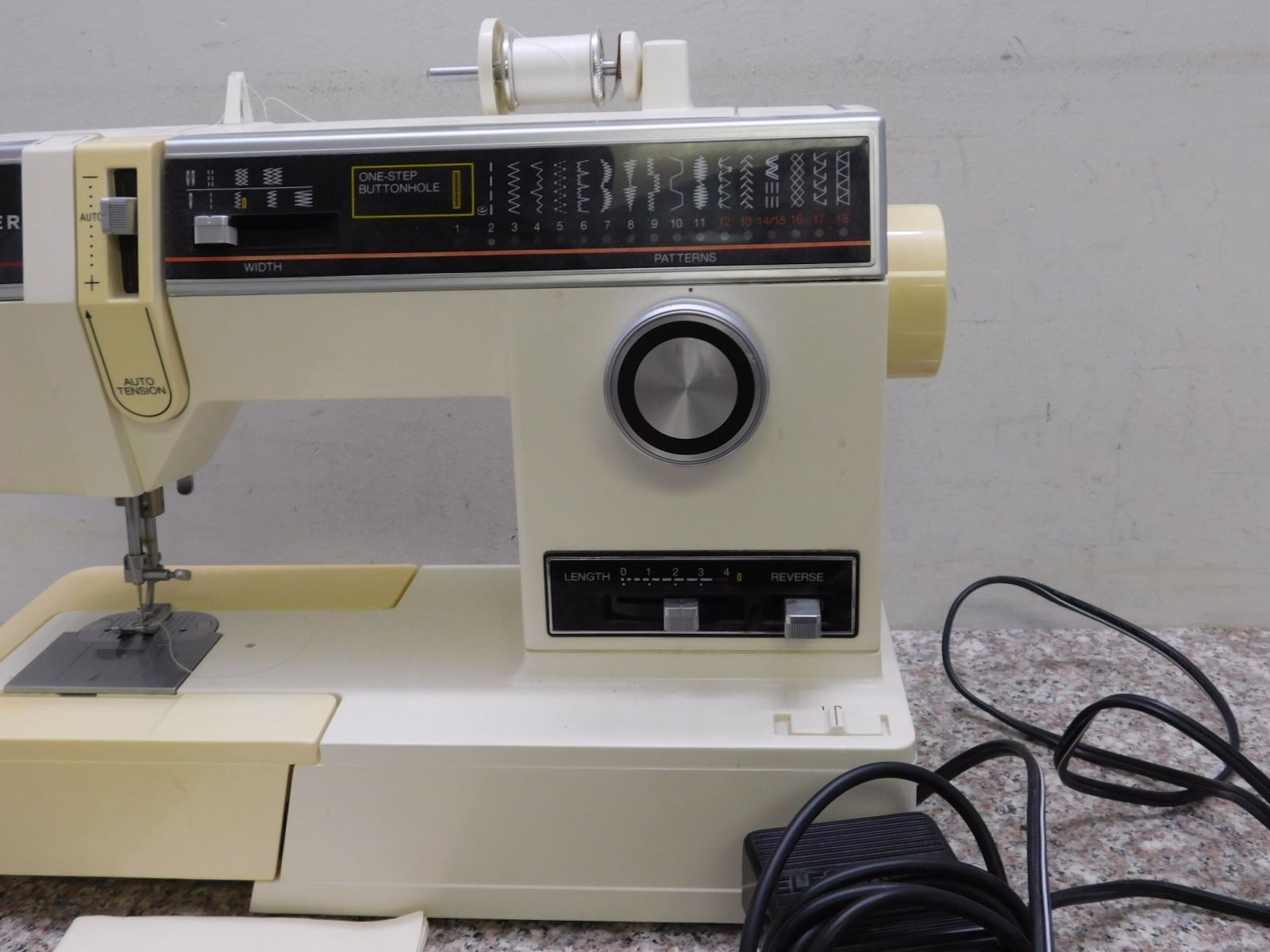 Vintage Singer Model 6235 Sewing Machine
