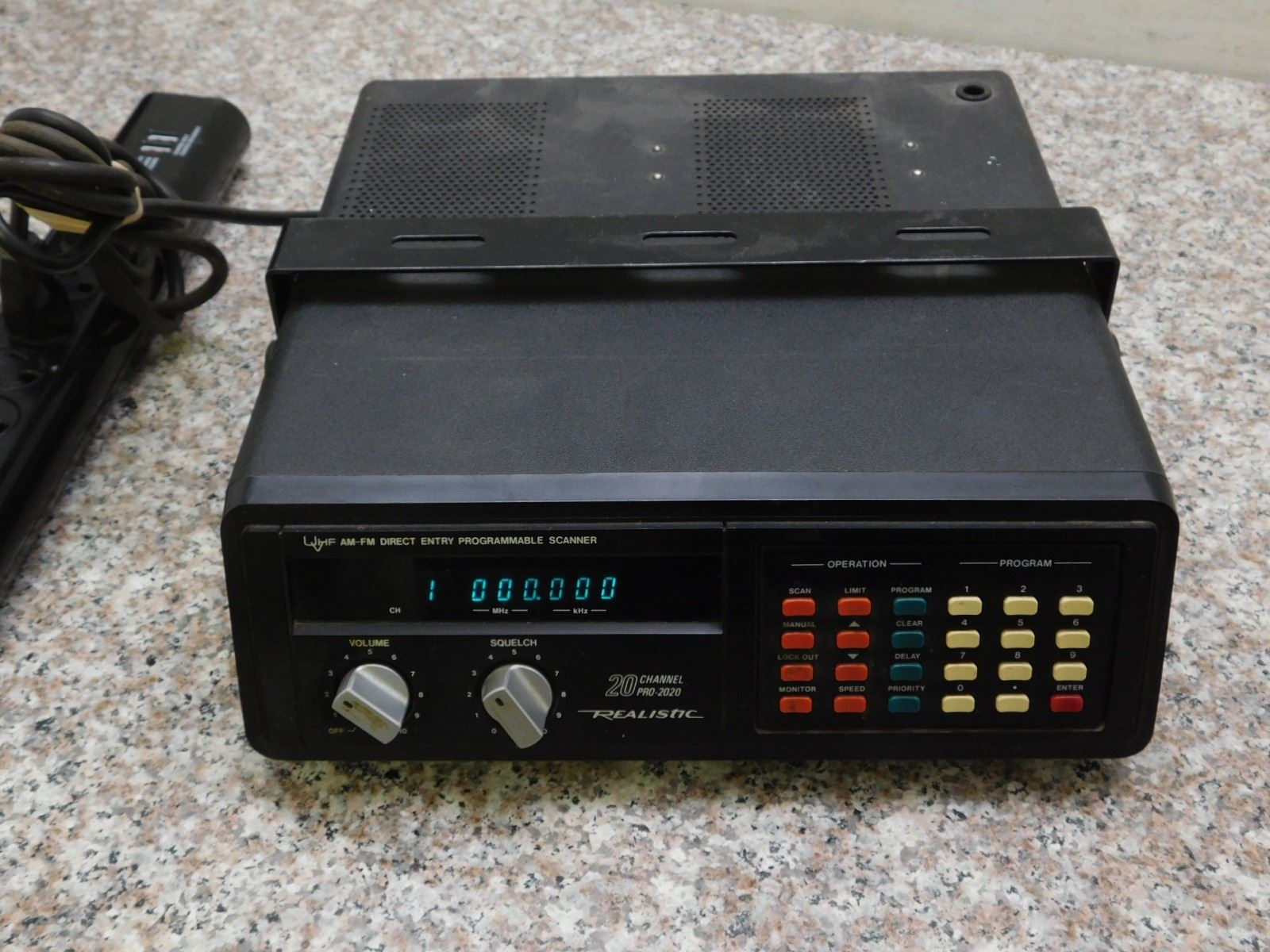 Realistic Pro-2020 AM FM Direct Entry Programmable Scanner