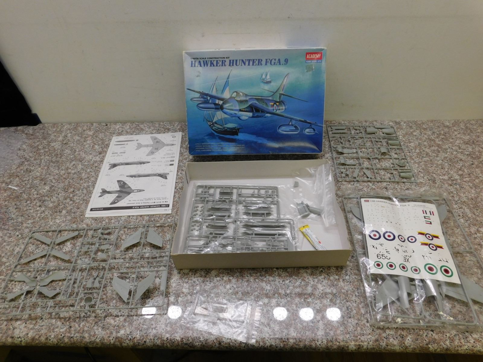 Maquette Hawker Hunter FGA.9 échelle 1/48 - Plastique Et Résine