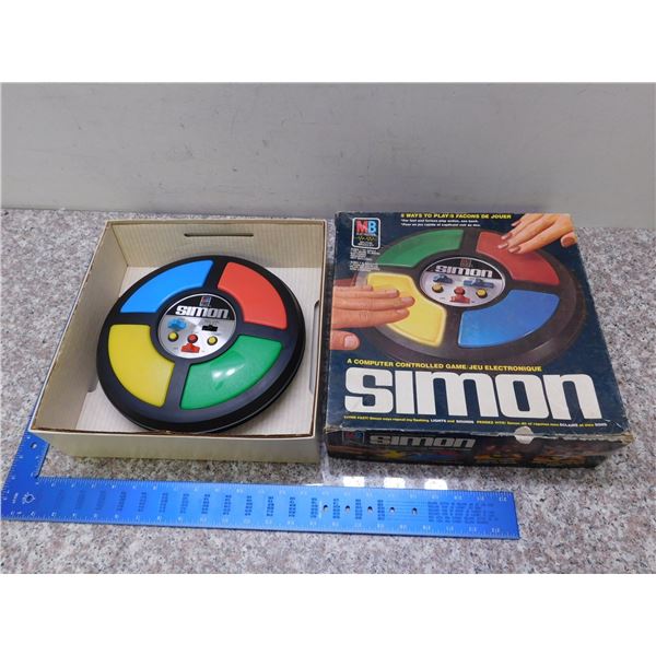 Vintage Simon Game Milton Bradley in Box