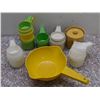 Image 1 : Vintage Retro MCM Tupperware Kitchen Measuring Cups and Strainer
