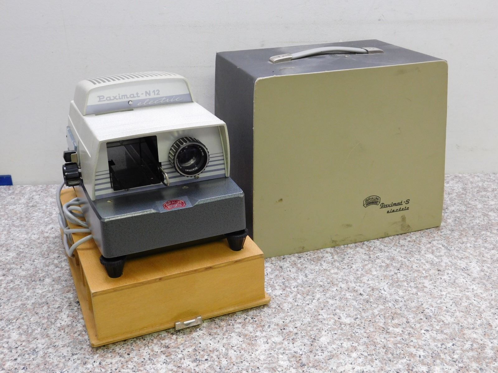 Vintage Braun Nornberg PaximatS Electric Slide Projector
