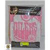 Image 1 : NEW OILERS PINK BBQ APRON AND MITT