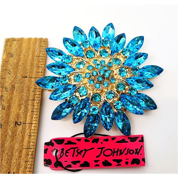 6)  GOLD TONE WITH BLUE RHINESTONES FLOWER