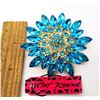 Image 1 : 6)  GOLD TONE WITH BLUE RHINESTONES FLOWER