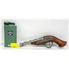 Image 1 : ESTATE MUSKET GUN & EDDIE BAUER FLASK-ESTATE