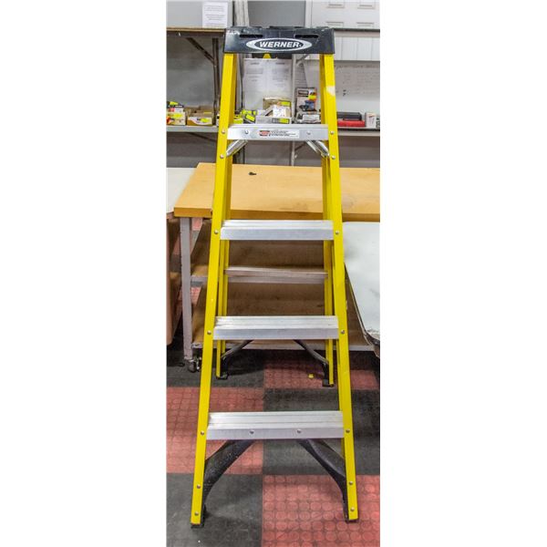 WERNER 5 FOOT STEP LADDER