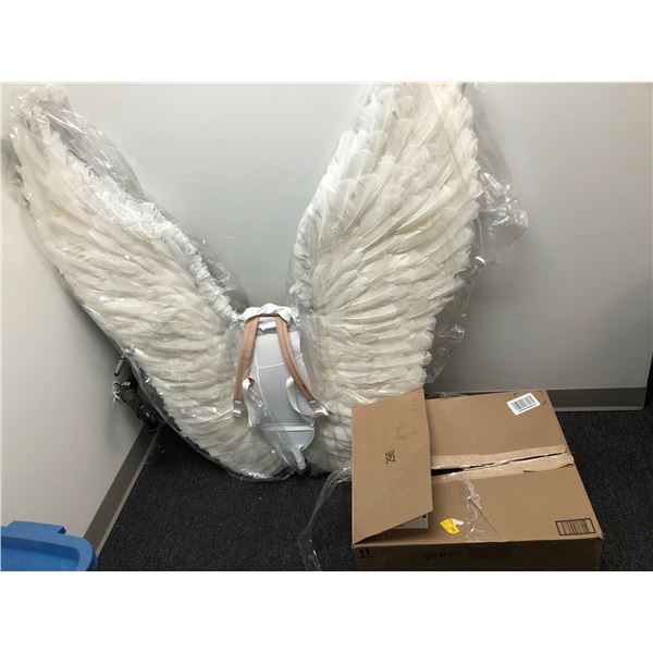 White angel wing costume w/ box of white feathers