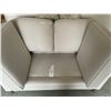 Image 5 : Ivory Loveseat