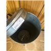 Image 2 : Metal Fluid Container 22"