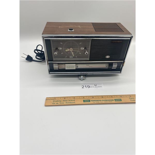 Solid State AM Clock Radio ACR 830 Beck Auctions Inc solid-state-am-clock-radio-acr-830-beck-auctions-inc