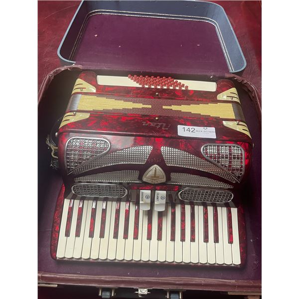 Titano 48-Bass Accordion