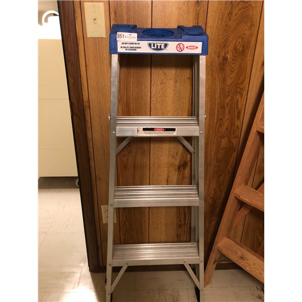 Lite 4 Foot Ladder