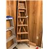 Image 1 : 6 Foot Wooden Ladder