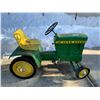 Image 1 : Miniature John Deere Children's Pedal Tractor
