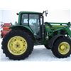Image 6 : 2007 John Deere 7520 MFWD w/ 741 FEL self levelling quick attach loader, 3 pt. hitch,S#RW7520RO60874