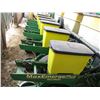 Image 7 : John Deere 6 - row corn planter (Max Emerge Plus) with fertilizer attachment and clearing discs