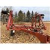 Image 1 : 21-ft. IHC 645 Vibra Chisel cultivator with harrows