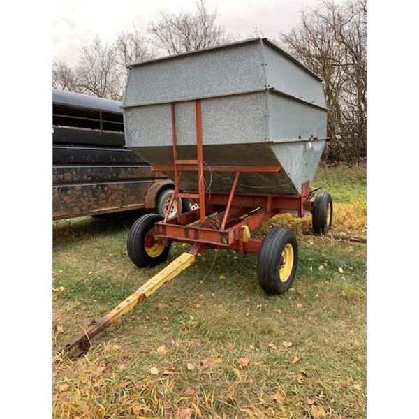 Gravity flow hopper wagon