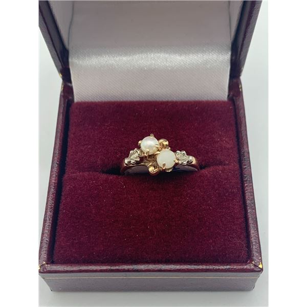 10Kt 2 grams pearls ladies ring - Suggested retail $500-800 (RING BOX NOT INCLUDED)