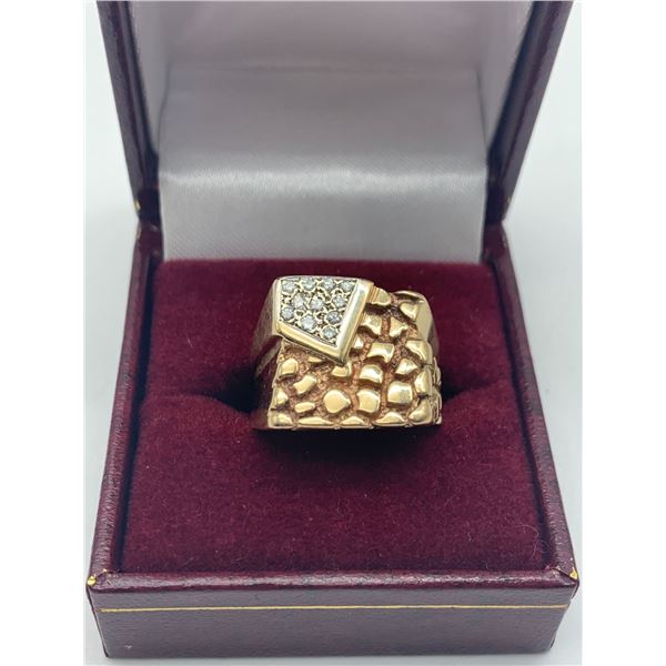 10Kt 9.5 grams 20pt SI/I quality men's ring - Suggested retail $1500-1800 (RING BOX NOT INCLUDED)