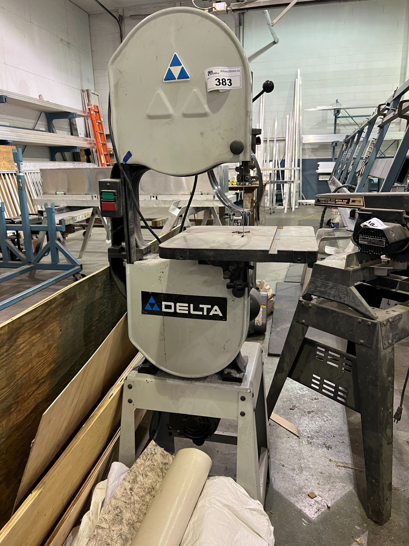DELTA BAND-SAW MODEL 28-276 - REQUIRES SERVICE