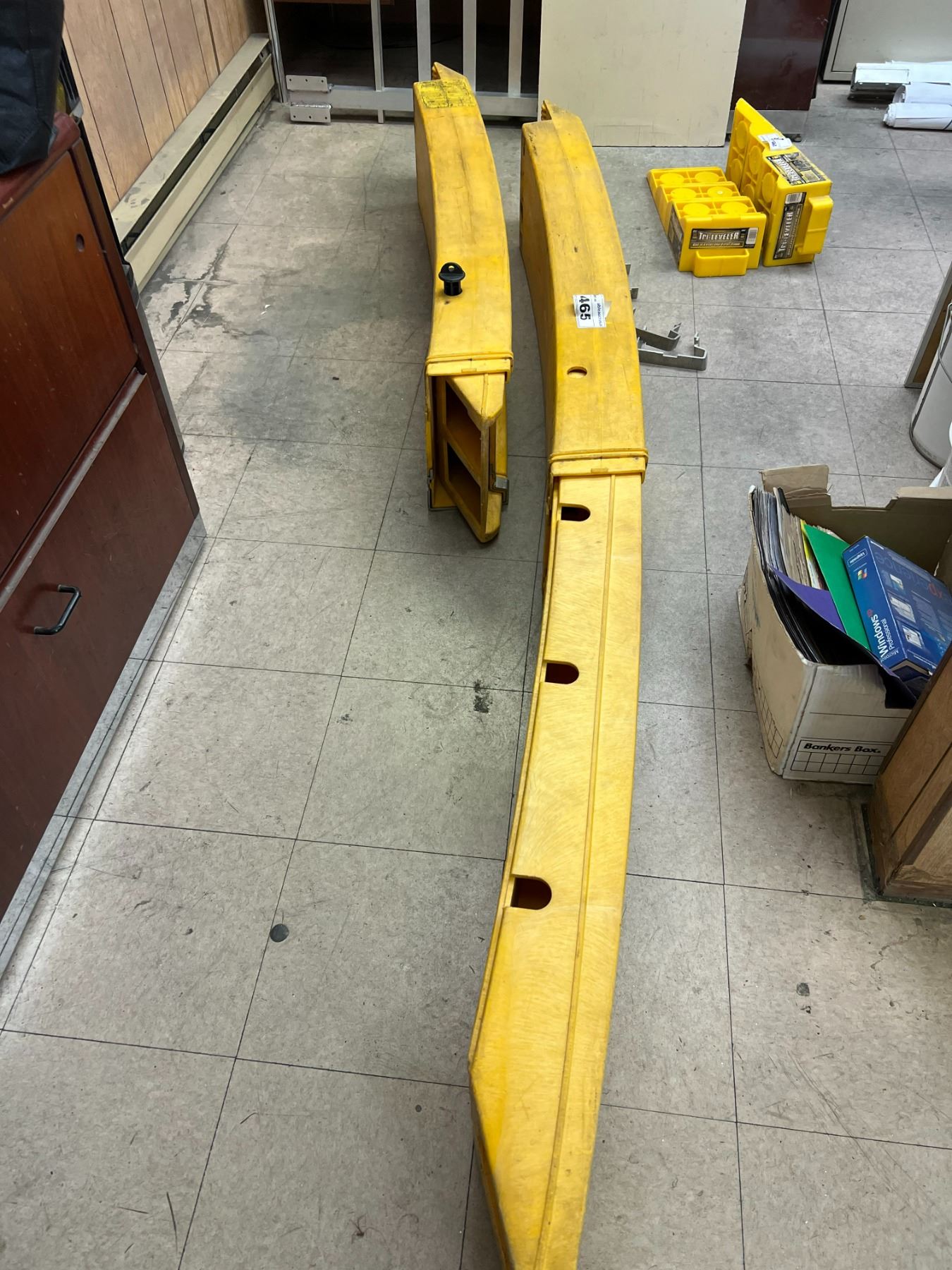 PAIR OF HIGHLAND RAMPARTS EXTENDING PLASTIC RAMPS - 1000LBS CAPACITY ...