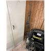 Image 2 : OLD  CENTURION 10 SPEED BICYCLE & PAIR OF OLD X-COUNTRY SKIS